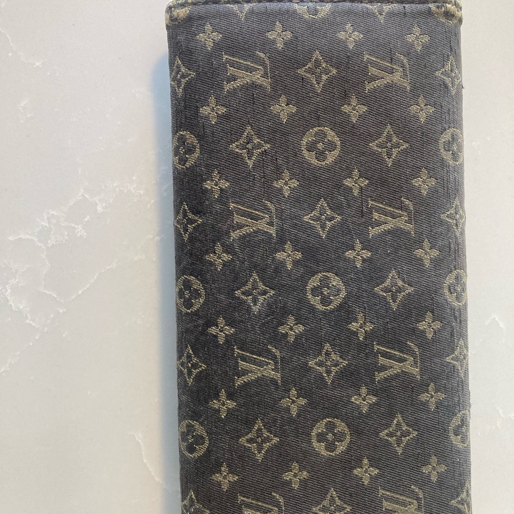 Louis Vuitton Classic Monogram Wallet & Card Holder - Brown - Picture 8 of 8